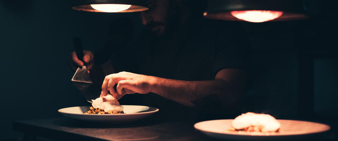 Galerie photos, Cuisine Ambiance Cocktail bar. Restaurant Port de Nice Place du pin. L