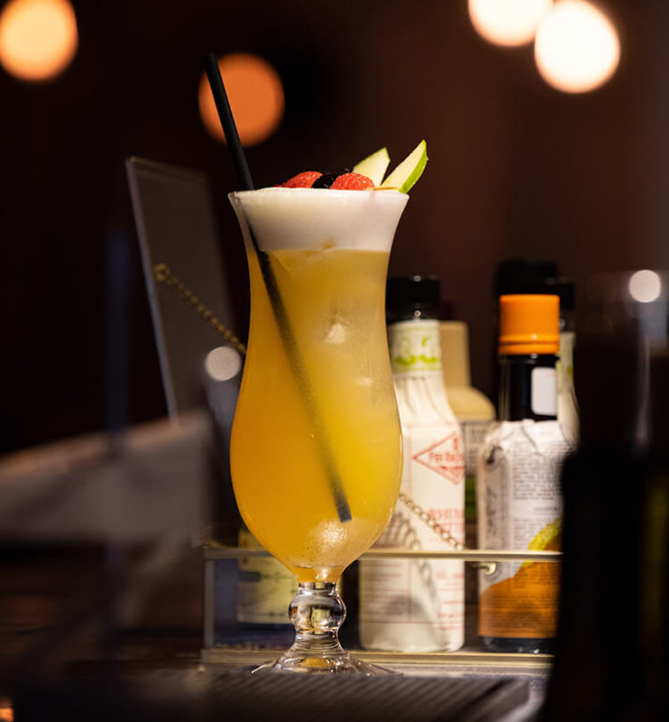 Live music, Cocktail bar, Live music, Restaurant Italien Méditerranéen Port de Nice Place du